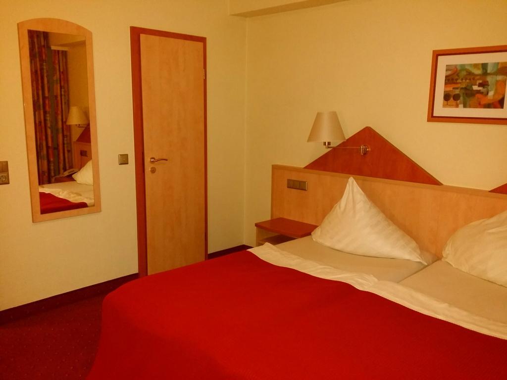 Abant Hotel Frankfurt Obertshausen Exterior foto