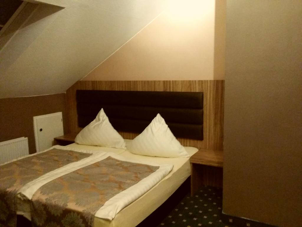 Abant Hotel Frankfurt Obertshausen Exterior foto
